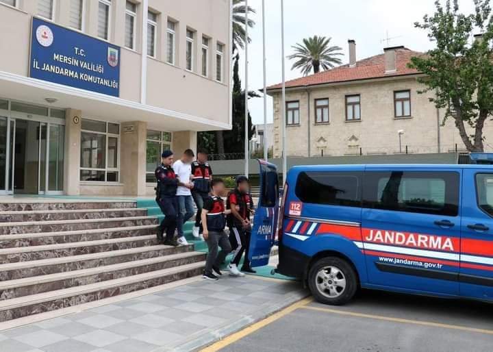 MERSİN’DE JANDARMA UYUŞTURUCU TİCARETİ YAPANLARA GÖZ AÇTIRMIYOR