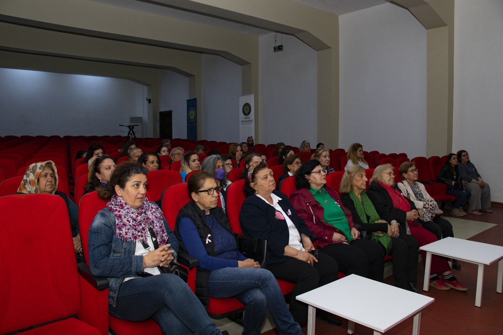 MEME KANSERİNE DİKKAT ÇEKEN METAMAZON BELGESELİ MERSİN’DE KADINLARLA BULUŞTU