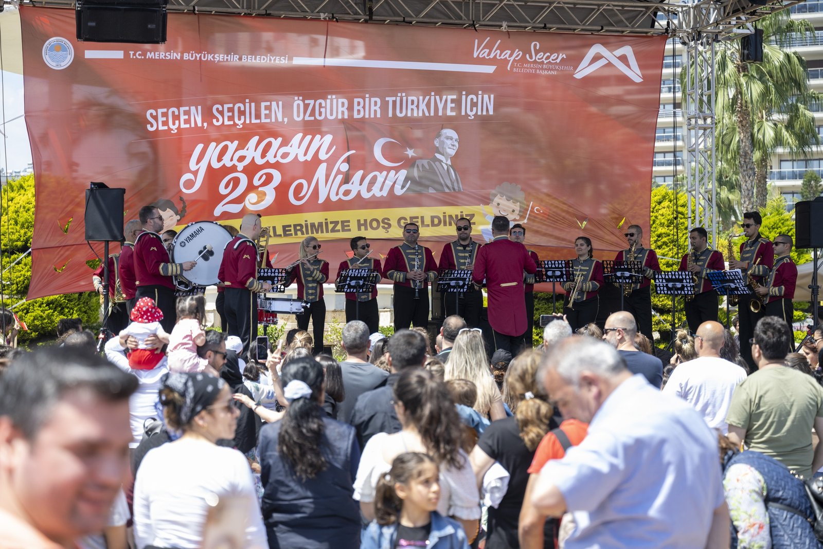 SAHİLDEKİ EĞLENCELİ ETKİNLİKLERLE ÇOCUKLAR NEŞE DOLDU
