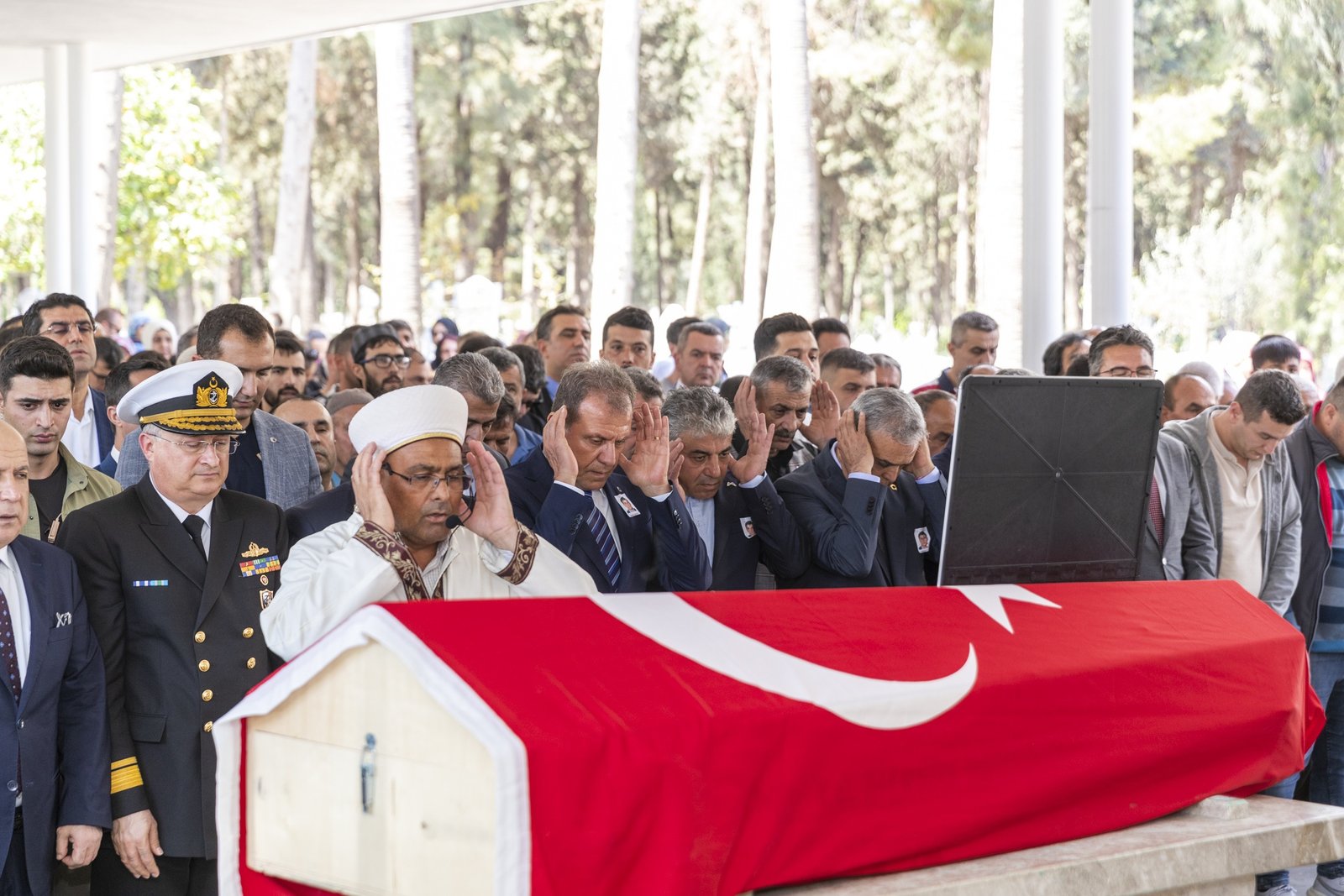 İTFAİYE ÇALIŞANI NAZMİ ÇELİKKAYA SON YOLCULUĞUNA UĞURLANDI