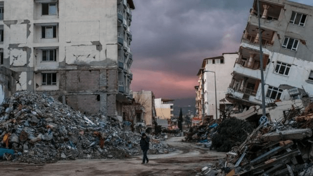 Depremzedelere hibe ve kredi desteği Resmi Gazete’de yayımlandı