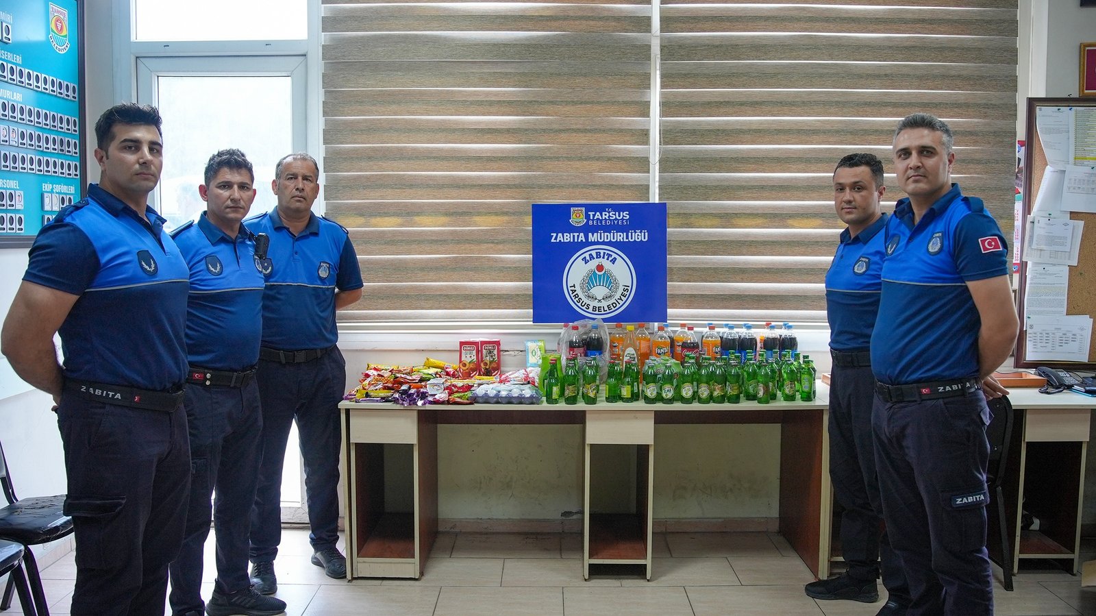 TARSUS’TA ZABITA EKİPLERİ HALK SAĞLIĞINI TEHDİT EDEN ÜRÜNLERE GEÇİT VERMİYOR 