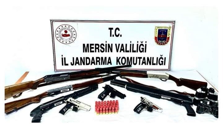 TARSUS’TA SİLAH KAÇAKÇILIĞI YAPAN 2 KİŞİ TUTUKLANDI