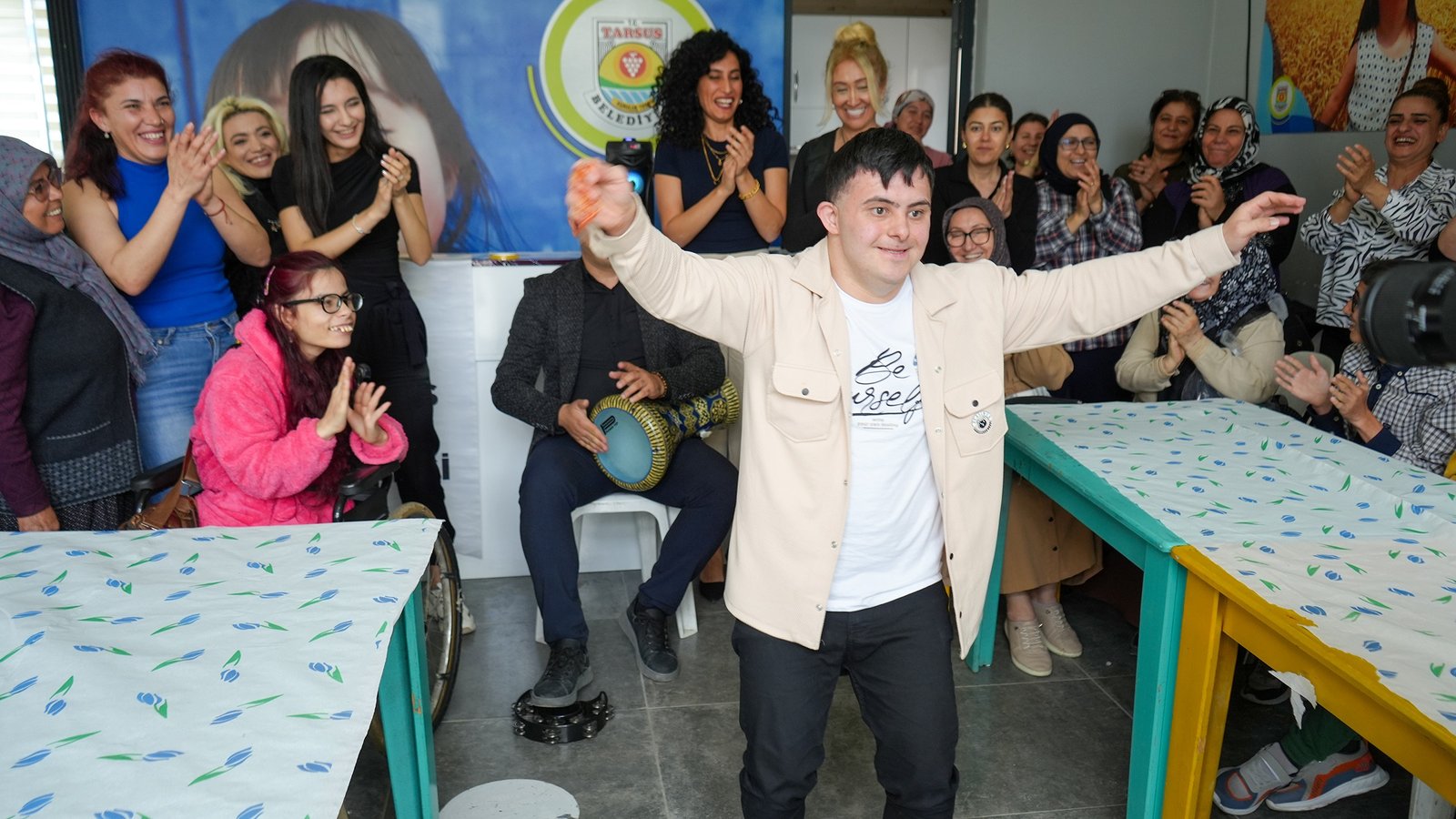 TARSUS’TA ÖZEL ÇOCUKLAR İÇİN RENKLİ ETKİNLİK
