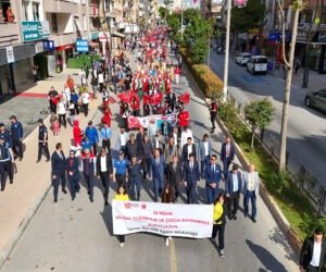 TARSUS’UN DÖRT BİR YANINDA 23 NİSAN COŞKUSU SARDI