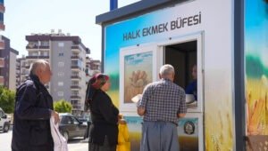TARSUS BELEDİYESİ HALK EKMEK BÜFELERİYLE VATANDAŞA UCUZ EKMEK, KADINLARA İŞ İMKANI SAĞLIYOR