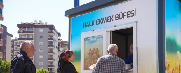 TARSUS BELEDİYESİ HALK EKMEK BÜFELERİYLE VATANDAŞA UCUZ EKMEK, KADINLARA İŞ İMKANI SAĞLIYOR