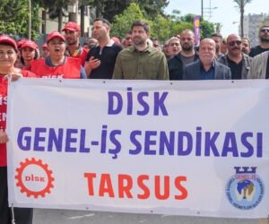 TARSUS’TA 1 MAYIS COŞKUSU MEYDANLARA TAŞTI